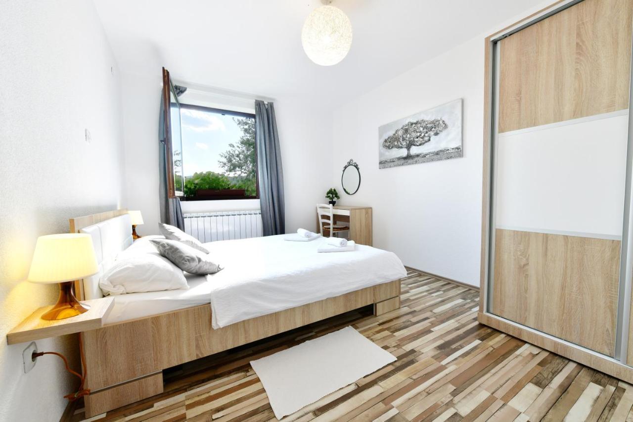 Holiday Home Ostrun Rakovica Eksteriør billede