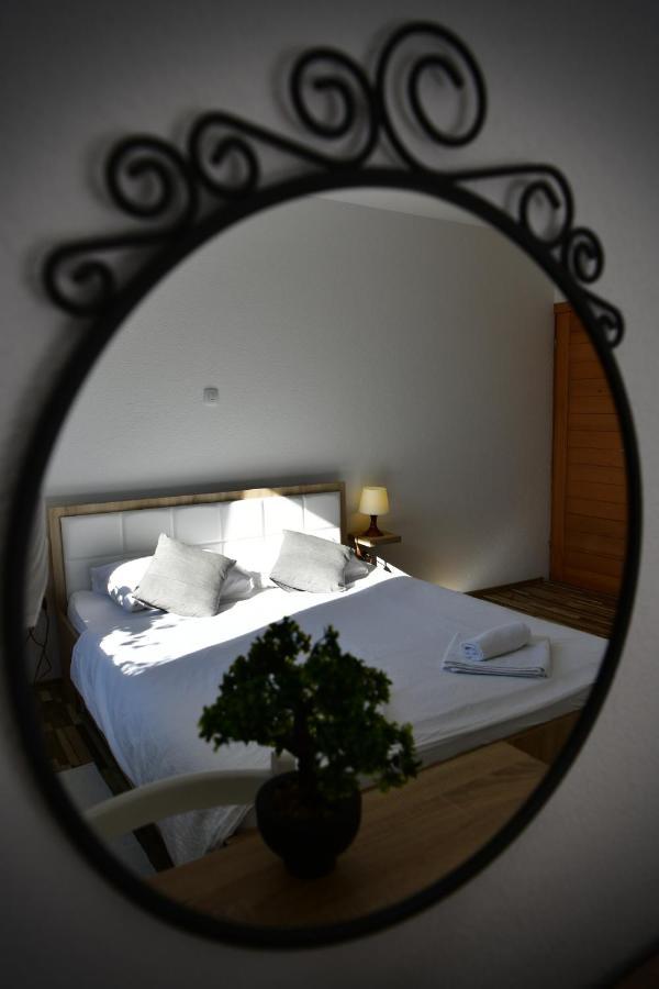 Holiday Home Ostrun Rakovica Eksteriør billede