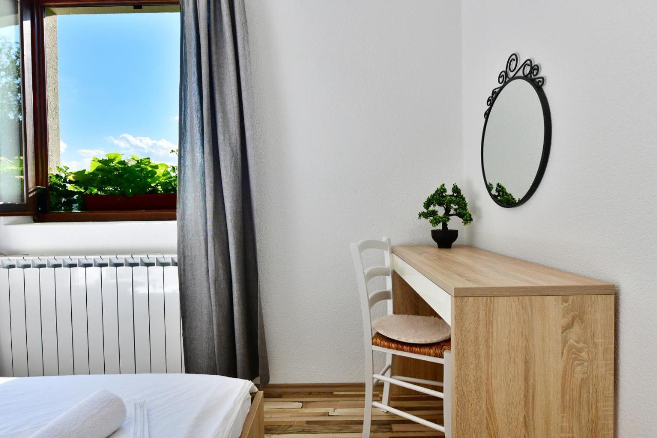 Holiday Home Ostrun Rakovica Eksteriør billede